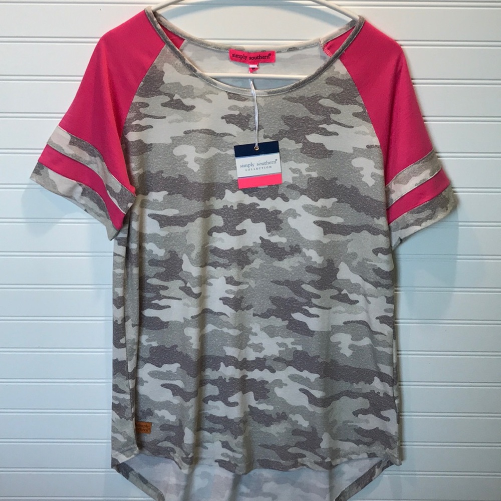 New with Tags Simply Southern Camo Top Med